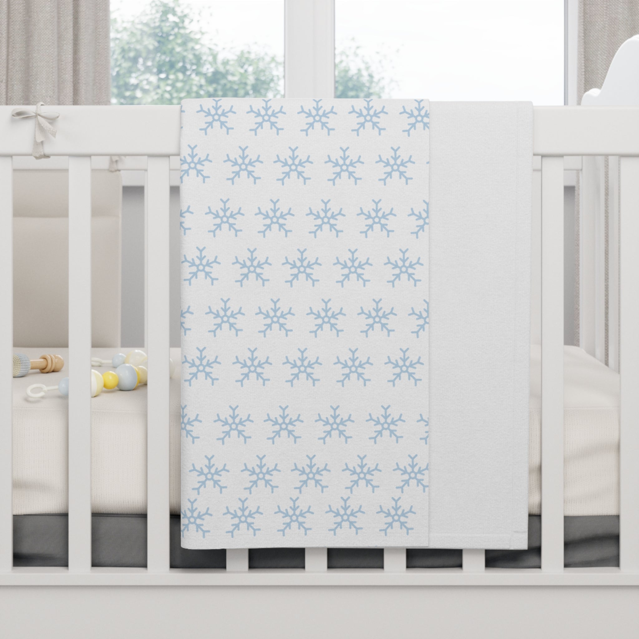 Snowflake Soft Fleece Baby Blanket - Cozy Winter Nursery Décor