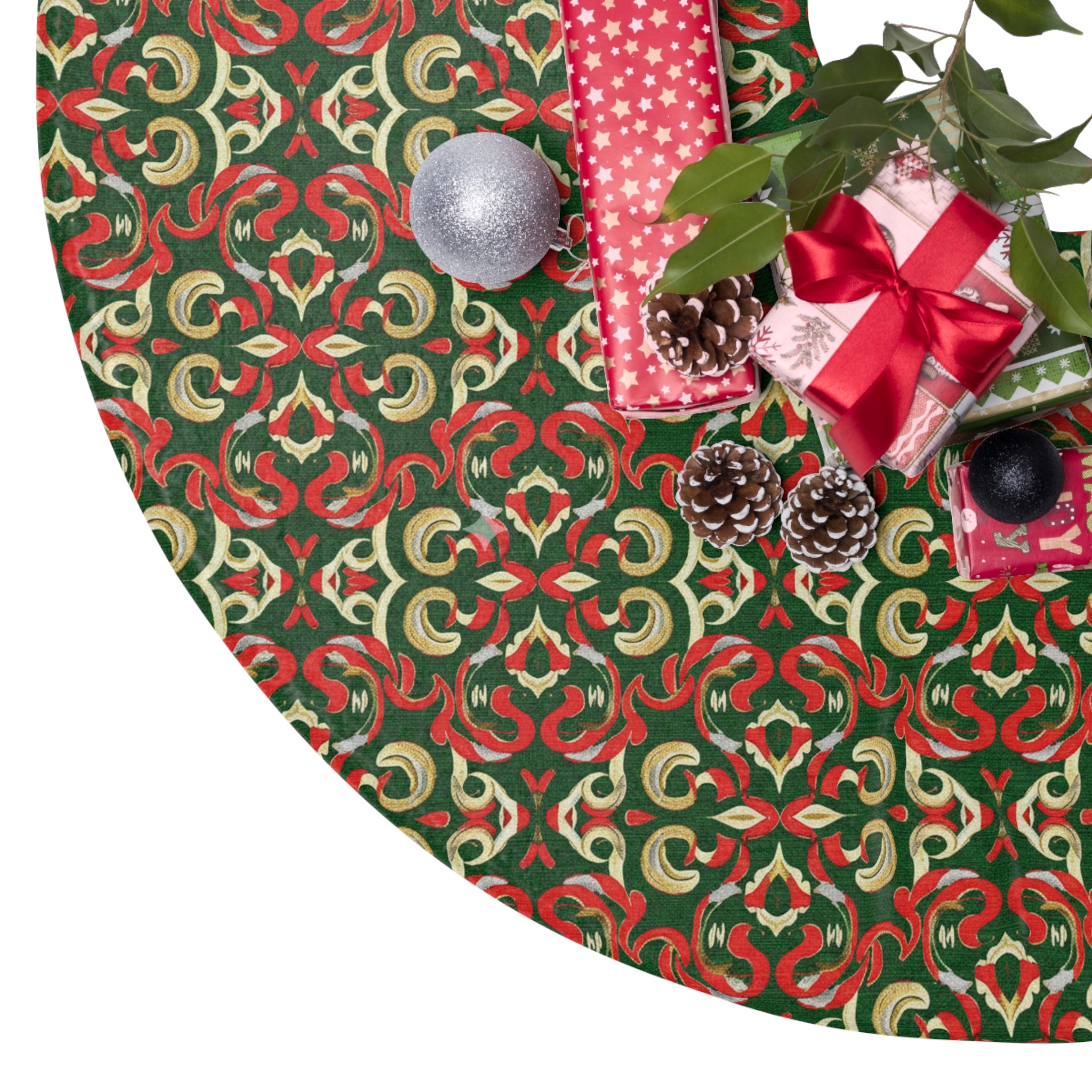 Vintage Red & Green Pattern Christmas Tree Skirt — Holiday Home Décor